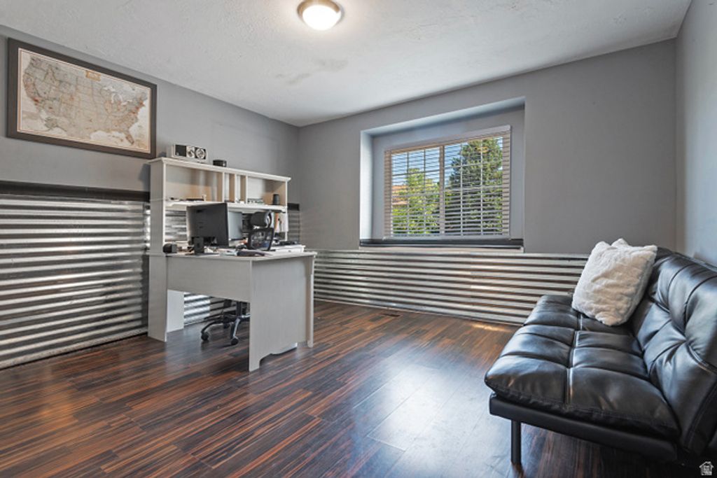 Image 28 of property listing at 3310 E CREEK RD, Salt Lake City, UT 84121
