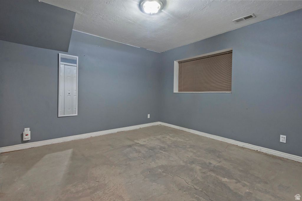 Image 32 of property listing at 3310 E CREEK RD, Salt Lake City, UT 84121