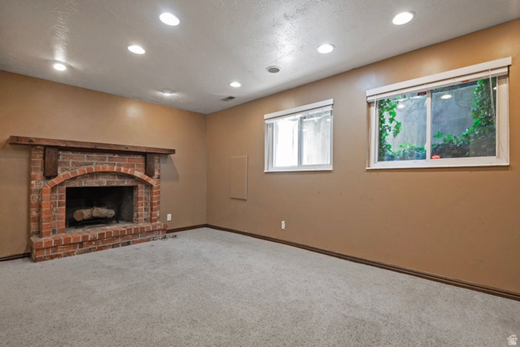 Image 33 of property listing at 3310 E CREEK RD, Salt Lake City, UT 84121