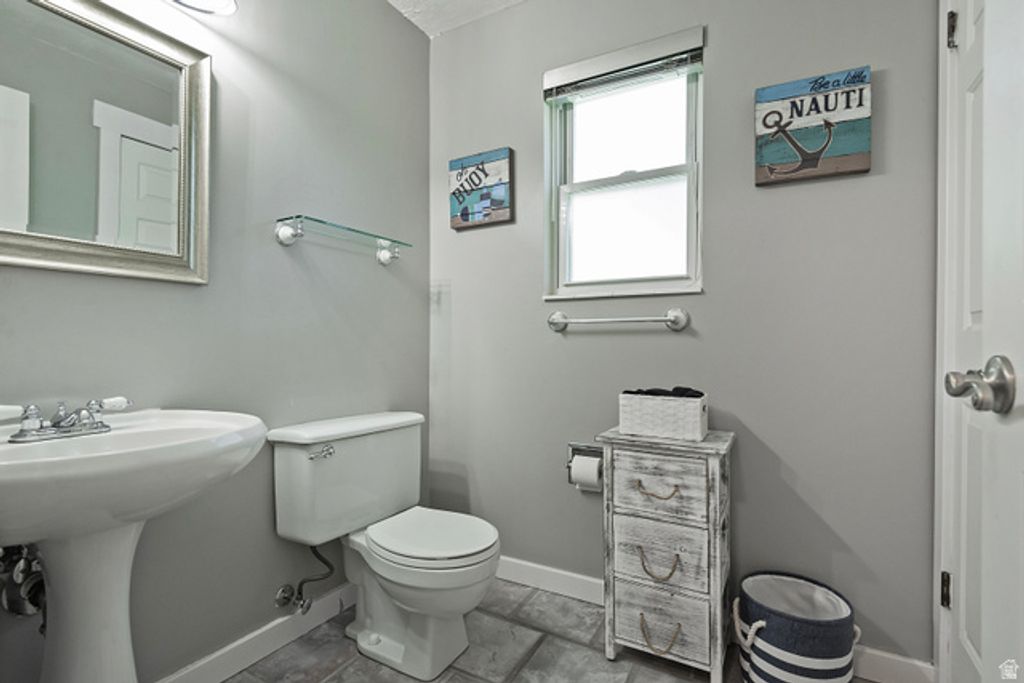 Image 34 of property listing at 3310 E CREEK RD, Salt Lake City, UT 84121