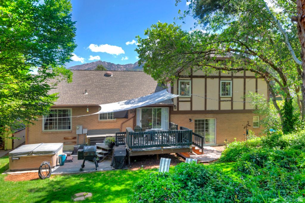 Image 39 of property listing at 3310 E CREEK RD, Salt Lake City, UT 84121
