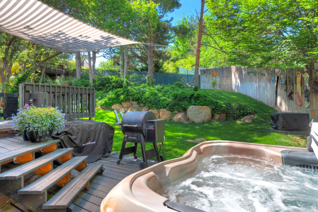 Image 40 of property listing at 3310 E CREEK RD, Salt Lake City, UT 84121