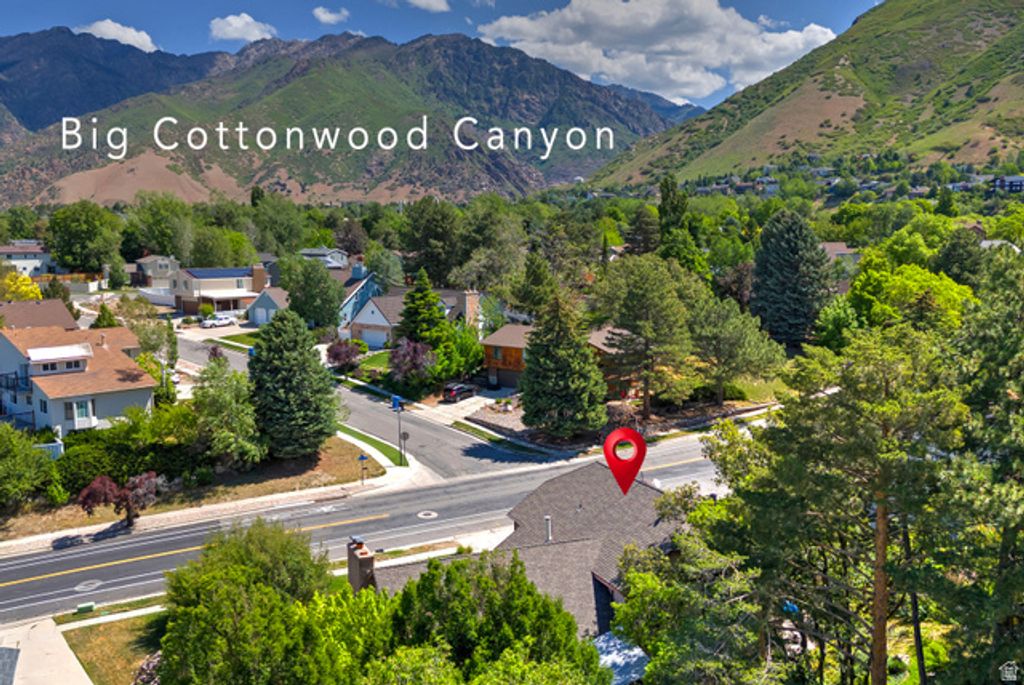 Image 5 of property listing at 3310 E CREEK RD, Salt Lake City, UT 84121