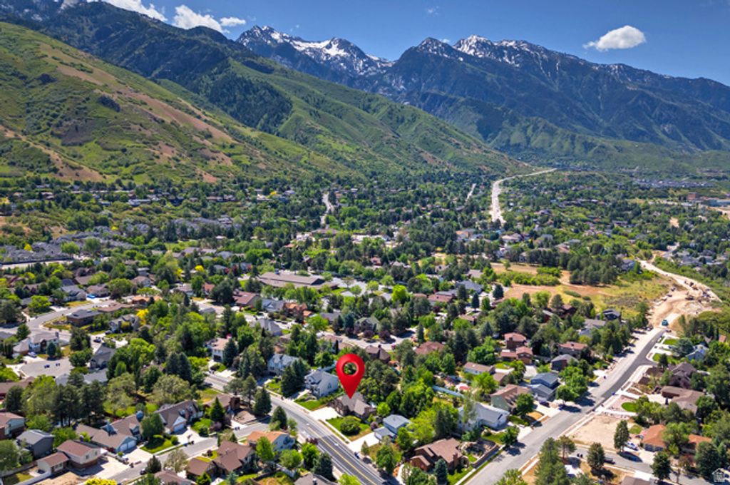 Image 45 of property listing at 3310 E CREEK RD, Salt Lake City, UT 84121