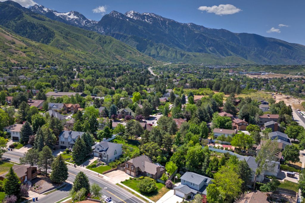 Image 48 of property listing at 3310 E CREEK RD, Salt Lake City, UT 84121