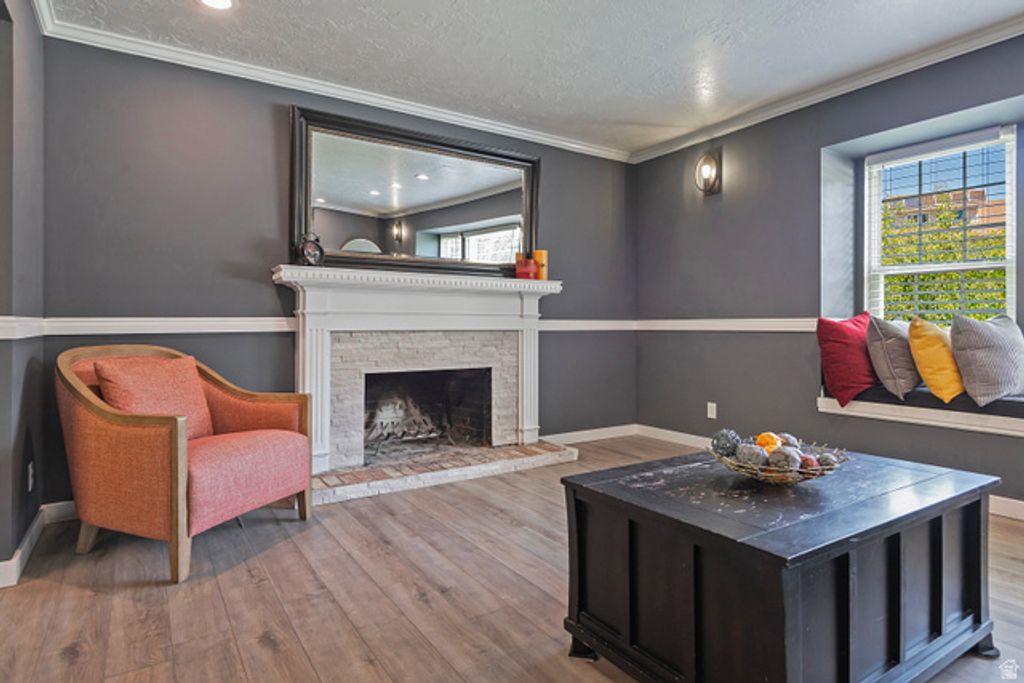 Image 10 of property listing at 3310 E CREEK RD, Salt Lake City, UT 84121