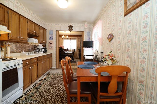 25046 Stanford Street, Dearborn Heights, MI 48125
