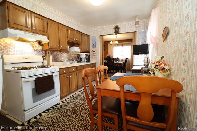 25046 Stanford Street, Dearborn Heights, MI 48125