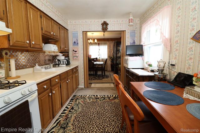 25046 Stanford Street, Dearborn Heights, MI 48125