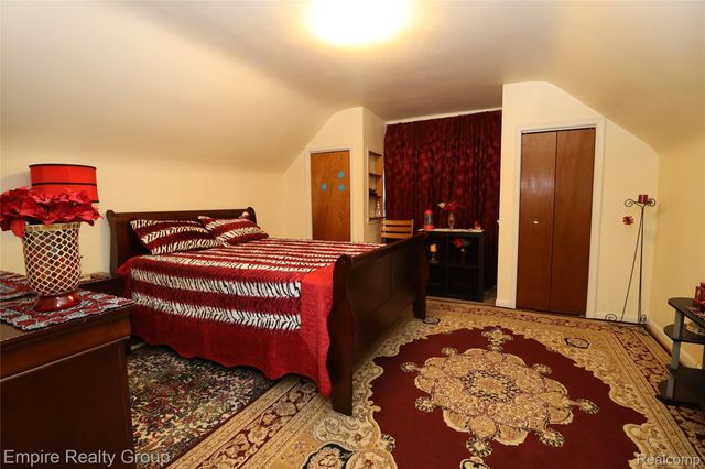 25046 Stanford Street, Dearborn Heights, MI 48125