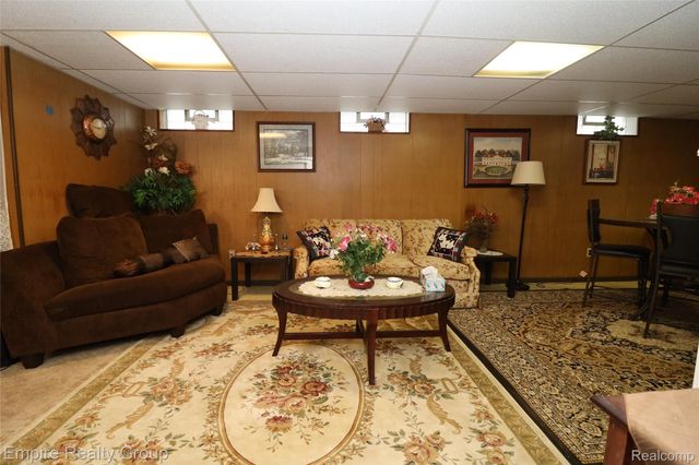 25046 Stanford Street, Dearborn Heights, MI 48125