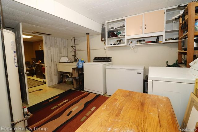 25046 Stanford Street, Dearborn Heights, MI 48125