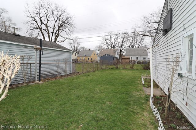 25046 Stanford Street, Dearborn Heights, MI 48125