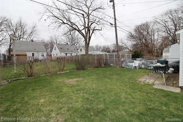 25046 Stanford Street, Dearborn Heights, MI 48125