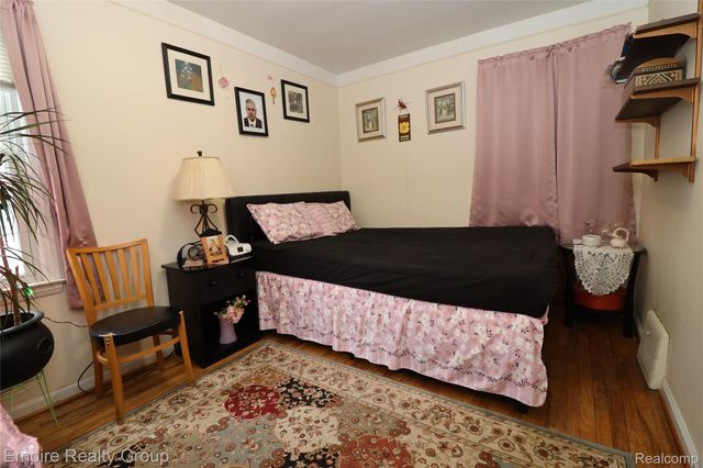 25046 Stanford Street, Dearborn Heights, MI 48125