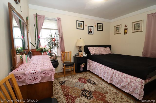 25046 Stanford Street, Dearborn Heights, MI 48125