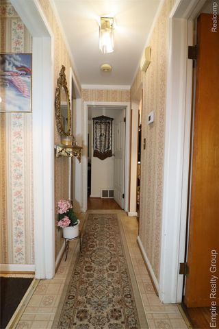25046 Stanford Street, Dearborn Heights, MI 48125