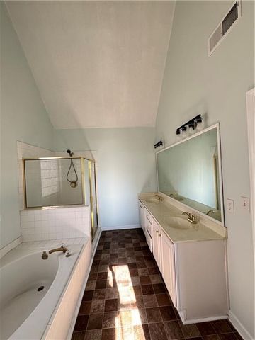 1009 Chads Ridge, Jonesboro, GA 30236