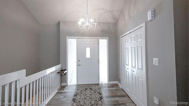 1671 Apple Drive, Troy, MI 48098