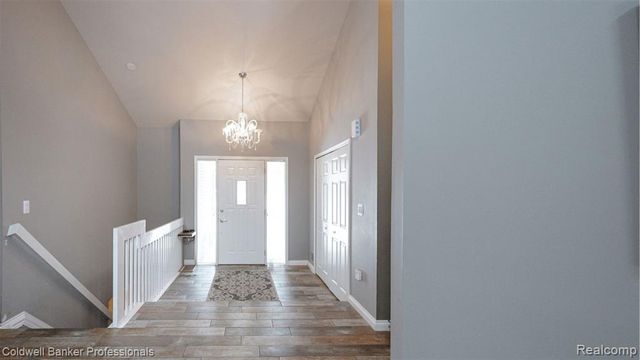 1671 Apple Drive, Troy, MI 48098