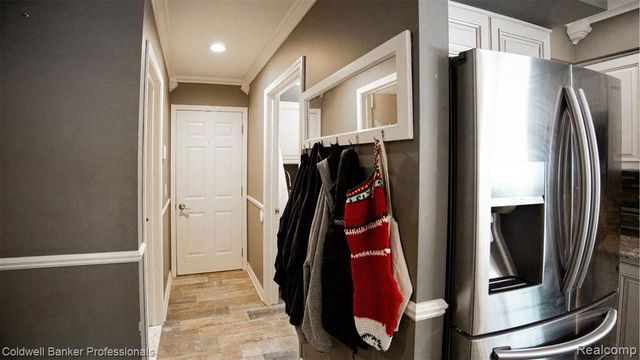 1671 Apple Drive, Troy, MI 48098