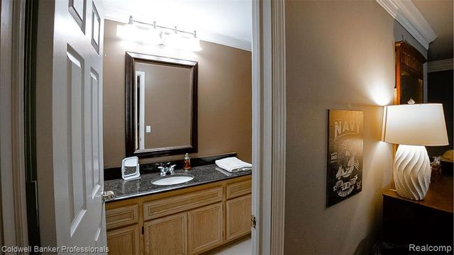 1671 Apple Drive, Troy, MI 48098