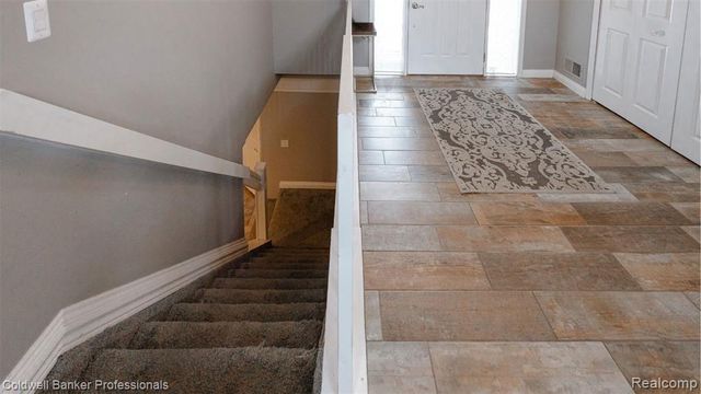 1671 Apple Drive, Troy, MI 48098