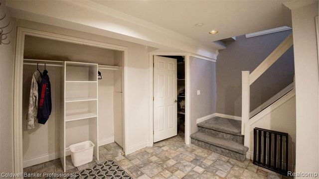 1671 Apple Drive, Troy, MI 48098