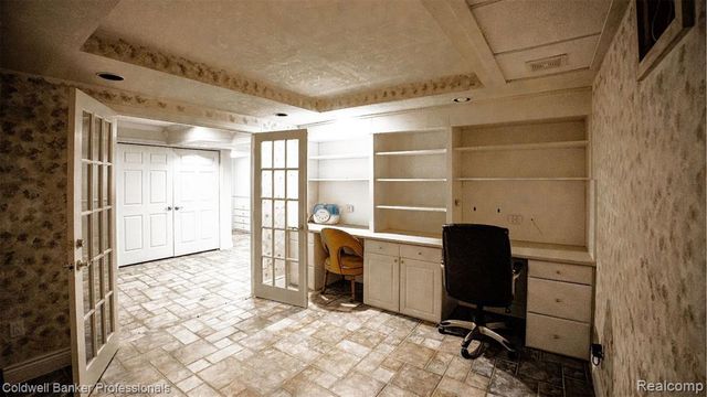 1671 Apple Drive, Troy, MI 48098