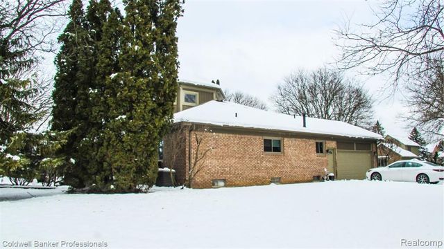 1671 Apple Drive, Troy, MI 48098