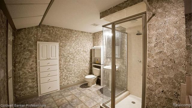 1671 Apple Drive, Troy, MI 48098