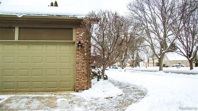 1671 Apple Drive, Troy, MI 48098