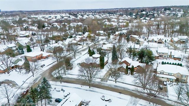 1671 Apple Drive, Troy, MI 48098