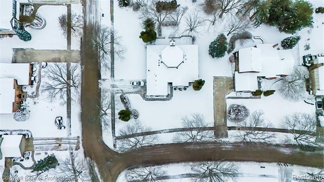 1671 Apple Drive, Troy, MI 48098