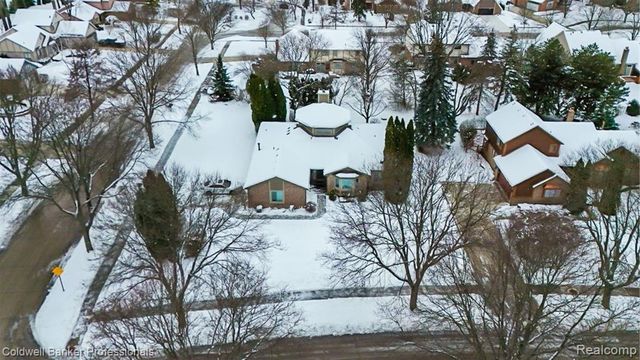 1671 Apple Drive, Troy, MI 48098