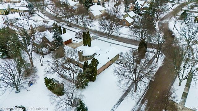 1671 Apple Drive, Troy, MI 48098