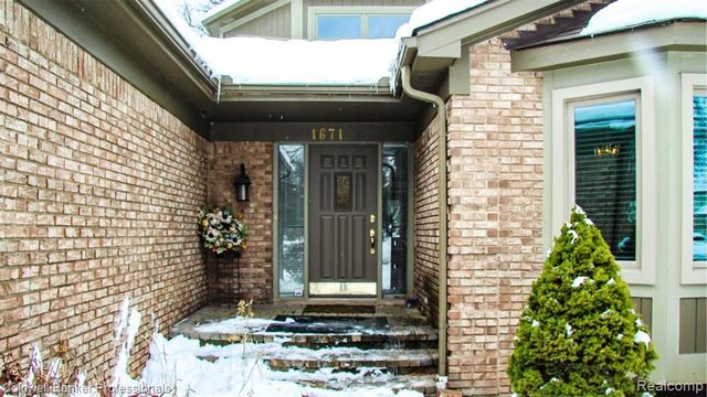 1671 Apple Drive, Troy, MI 48098