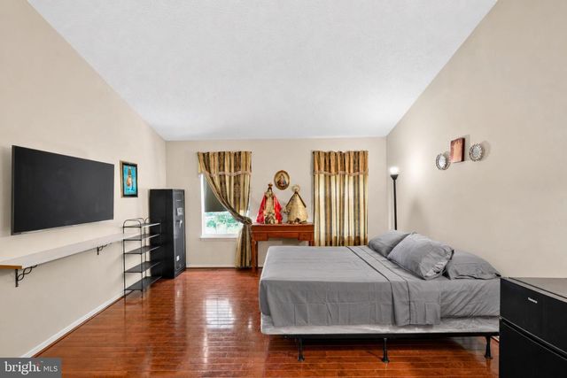 19319 PLUMMER DR, Germantown, MD 20876