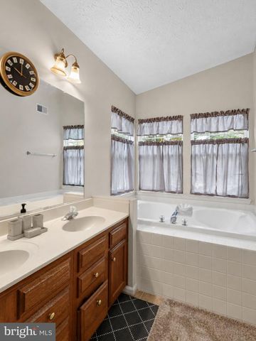 19319 PLUMMER DR, Germantown, MD 20876