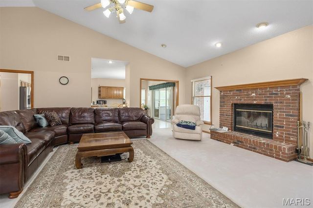 237 W Waters Edge Drive, Shiloh, IL 62221