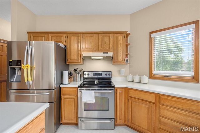 237 W Waters Edge Drive, Shiloh, IL 62221