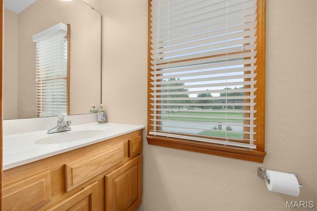 237 W Waters Edge Drive, Shiloh, IL 62221