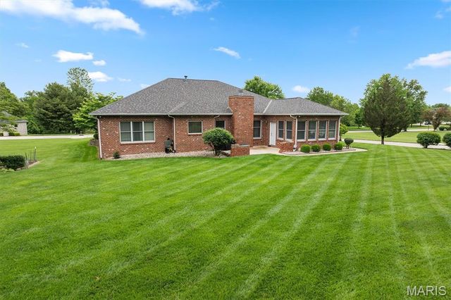 237 W Waters Edge Drive, Shiloh, IL 62221