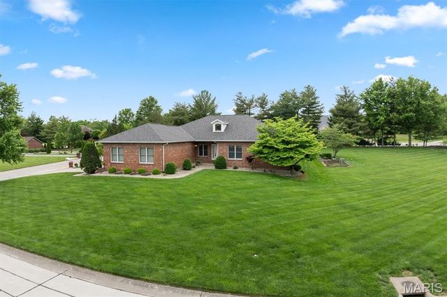 237 W Waters Edge Drive, Shiloh, IL 62221
