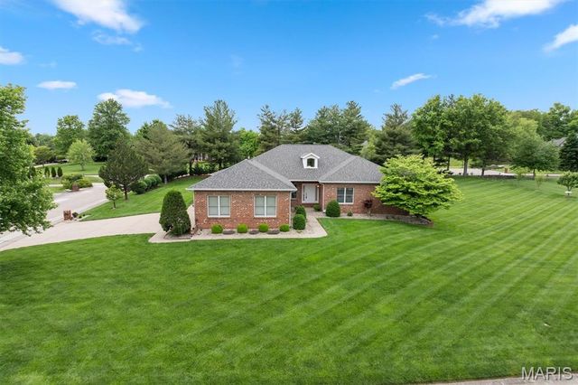237 W Waters Edge Drive, Shiloh, IL 62221