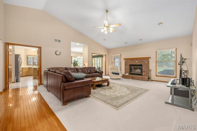 237 W Waters Edge Drive, Shiloh, IL 62221
