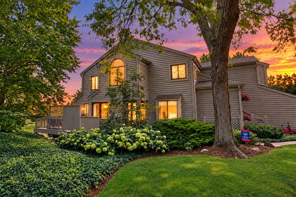 873 W Longmeadow Court, Lake Barrington, IL 60010 — photo 2