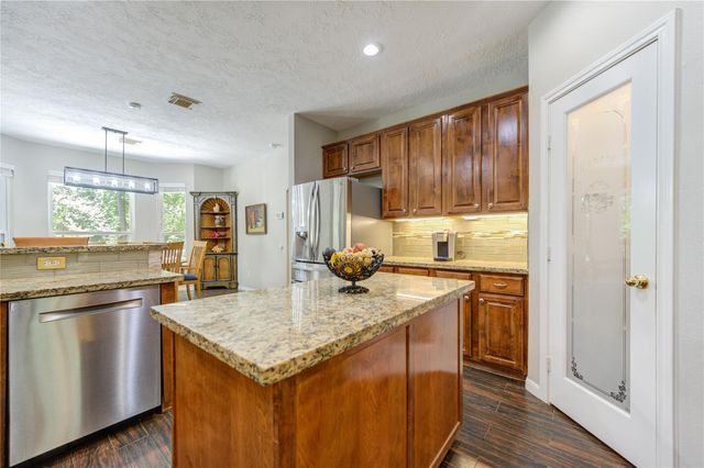 16812 Mustang Trail Drive, Magnolia, TX 77355