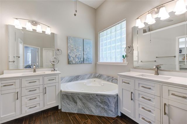 16812 Mustang Trail Drive, Magnolia, TX 77355