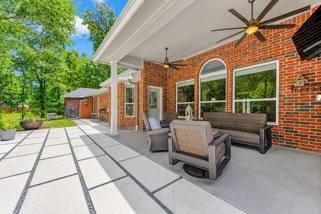 16812 Mustang Trail Drive, Magnolia, TX 77355